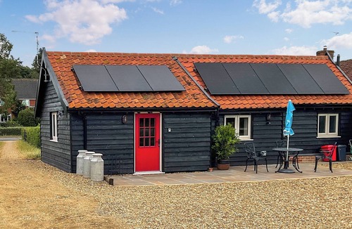 Diss Cottage | Beautiful romantic converted barn located in a quiet setting.