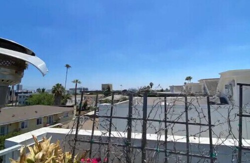 Faircrest Heights House | Beautiful Rooftop Home In The Heart Of Los Angeles! Beverly Hills Adjacent!