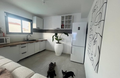 Perpignan Bed & Breakfast | Beautiful room in new villa with swimming pool