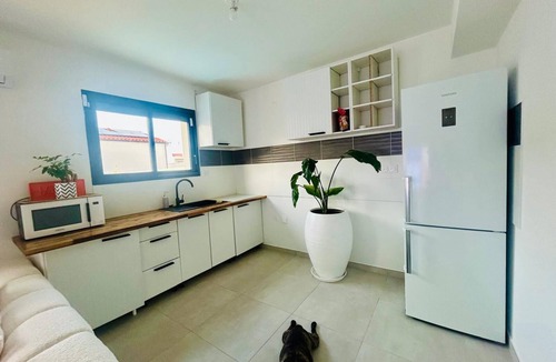 Perpignan Bed & Breakfast | Beautiful room in new villa with swimming pool