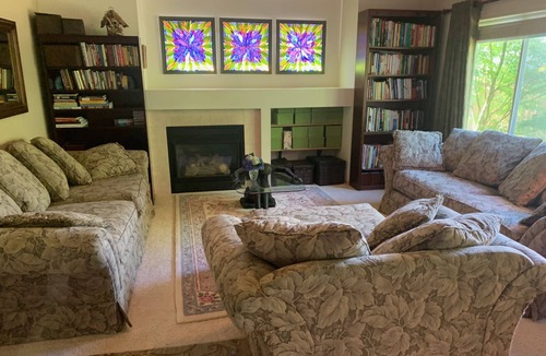 Holly House | Beautiful Room