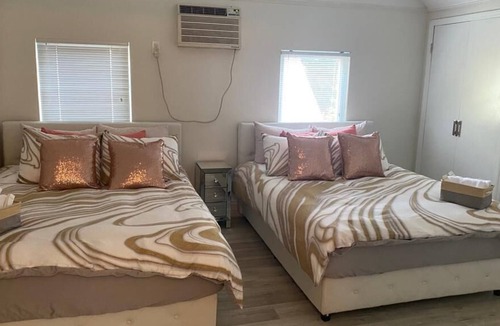 Flatbush House | Beautiful rooms available in a comfortable, and convenient location.