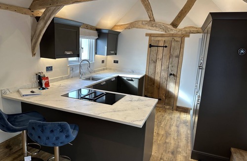 Dorking House | Beautiful Rural Barn - stunning interior