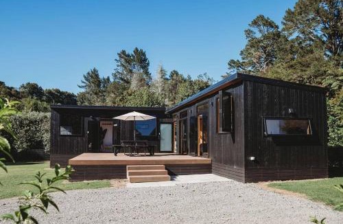 Katikati House | Beautiful Rural Retreat and Sapphire Springs Thermal Mineral Pools