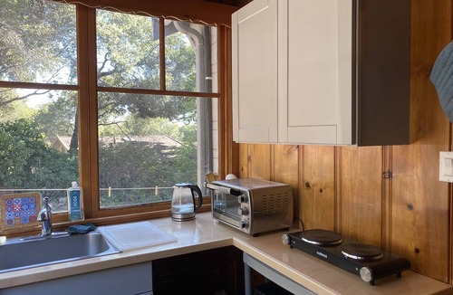 Leona Heights House | Beautiful Rural setting and easy to get around