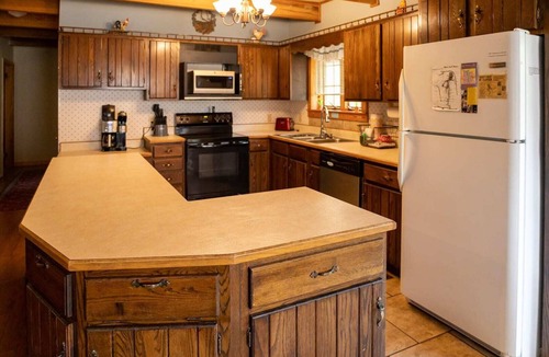 Springville Cabin | Beautiful Rustic Log Cabin Near Kentucky Lake