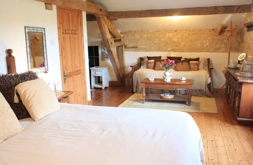 Lizant Other | Beautiful S Facing Farmhouse. Overlooks secluded/private pool + cover HEATING.
