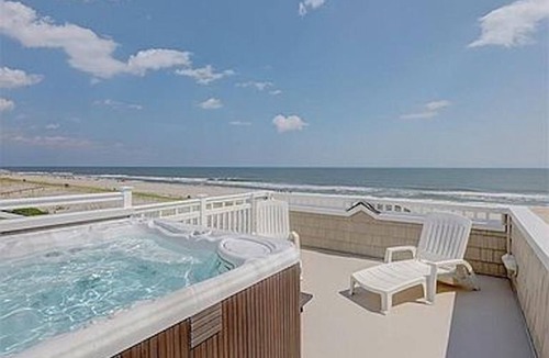 Holgate House | Beautiful, Spacious Ocean Front with Hot Tub and Elevator, Ocean and Bay views!
