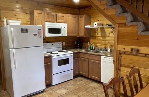 Van Buren Cabin | Beautiful Scenic River Cabin just 1/2 mile from Current River!