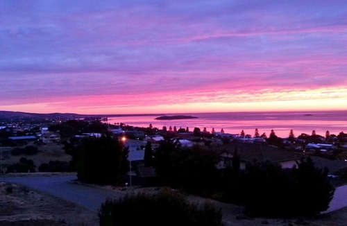 Encounter Bay House | Beautiful Sea Views.