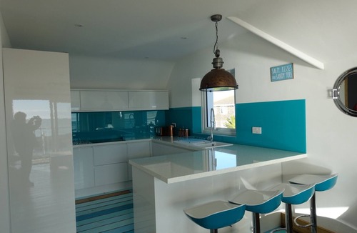 Selsey House | Beautiful Seafront Beach House