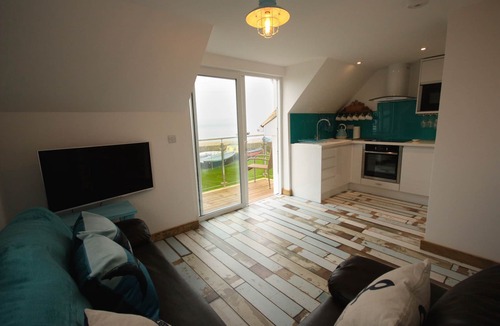 Selsey House | Beautiful Seafront Beach House
