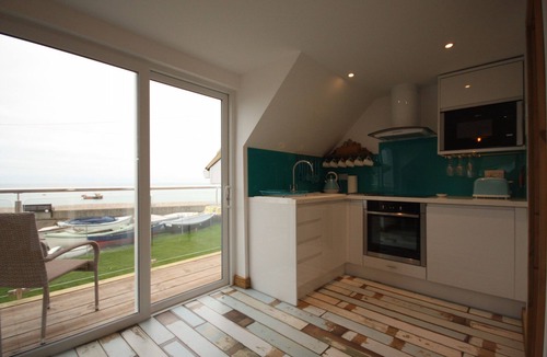 Selsey House | Beautiful Seafront Beach House