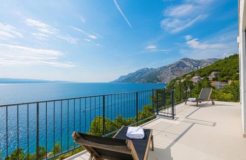 Basko Polje Villa | Beautiful Seafront Split Villa 9 Bedrooms Bellamar Vista Retreat