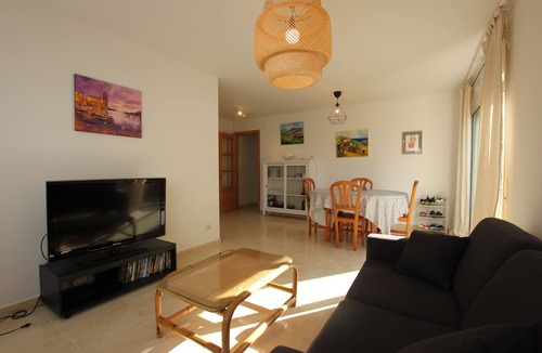 Llanca Apartment | Beautiful seaside apartment in quiet neighborhood