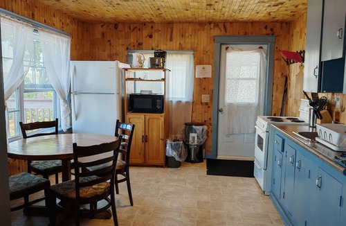 Digby House | Beautiful Seaside Cottage