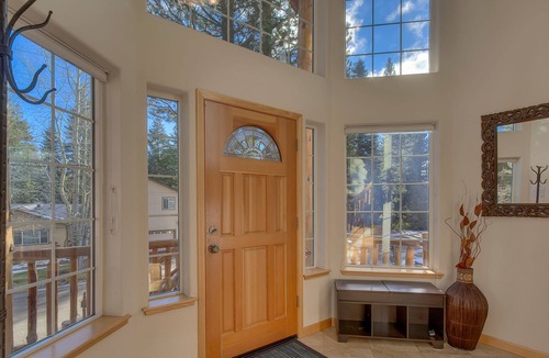 North Upper Truckee House | Beautiful secluded mountain retreat fully furnished with hot tub, pool table