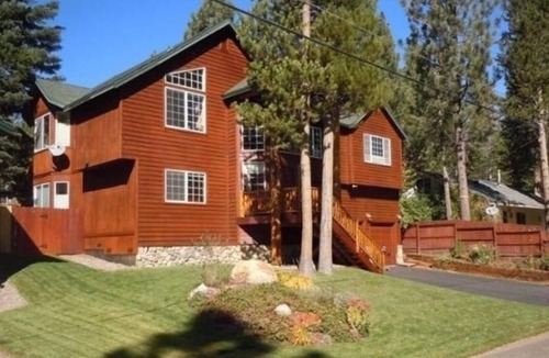 North Upper Truckee House | Beautiful secluded mountain retreat fully furnished with hot tub, pool table