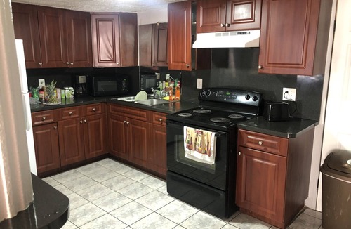 Tampa Apartment | beautiful self contained apartment with large kitchen
