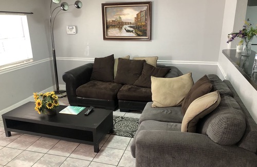 Tampa Apartment | beautiful self contained apartment with large kitchen