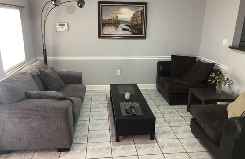 Tampa Apartment | beautiful self contained apartment with large kitchen