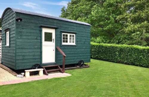 Weedon Lois House | Beautiful Shepherd's Hut - Lois Weedon