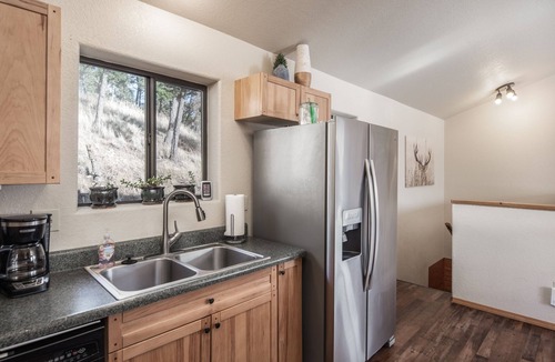 Ruidoso Cabin | Beautiful Sierra Blanca View/Sleeps 8/Large Deck & Hot Tub/Near Ski Apache