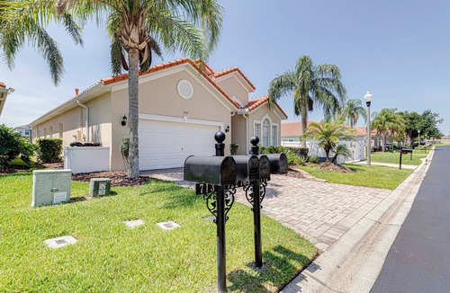 Tuscan Hills House | Beautiful Single Floor Private 5 BR, 4 BA Villa, 15-20 mins from Disney.