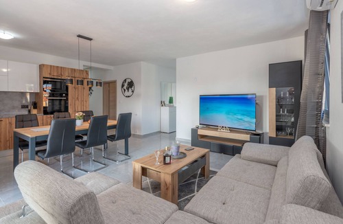 Nedescina Villa | Beautiful single-storey villa with private pool, 15 minutes by car from the beach.