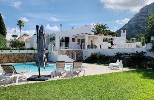 Denia Villa | Beautiful single-storey villa with sea and Montgo views, 4 bedrooms and private pool