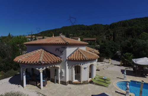 Oupia Villa | Beautiful southern villa with private pool