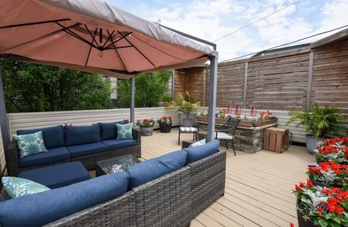 North Center Condo | Beautiful Spa Like Suite on the North side!