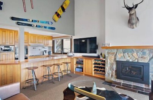 Hotham Heights House | Beautiful Spacious Ski Chalet