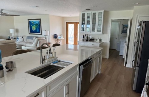 Crystal River House | Beautiful, spacious, waterfront home with pool in Crystal River, Florida.