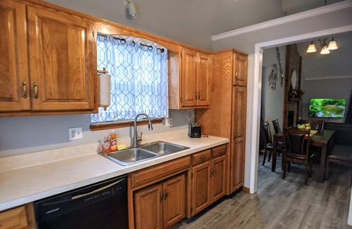 Overland Park House | Beautiful, spacious, clean house for families #1