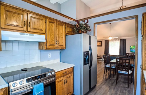 Overland Park House | Beautiful, spacious, clean house for families #2