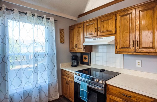 Overland Park House | Beautiful, spacious, clean house for families #2