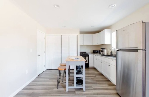 Roseville Apartment | Beautiful spacious 2 bedroom guest home