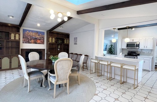 Framingham House | Beautiful,Spacious 4BR Home Free Parking in North Framingham Easy Access boston.