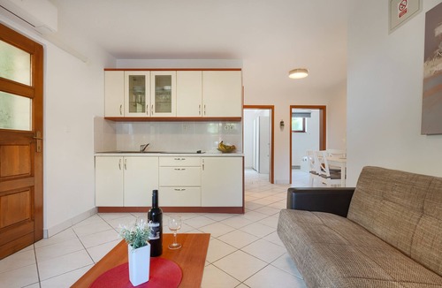 Spadici Apartment | Beautiful spacious apartment (No. 5) with 2 bedrooms 300m from the beach