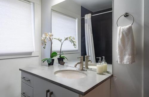 Bedford Apartment | Beautiful & Spacious Apt AC, Unit #1