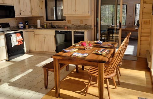 Sherwood Forest House | Beautiful Spacious Berkshire A-Frame Mountain House