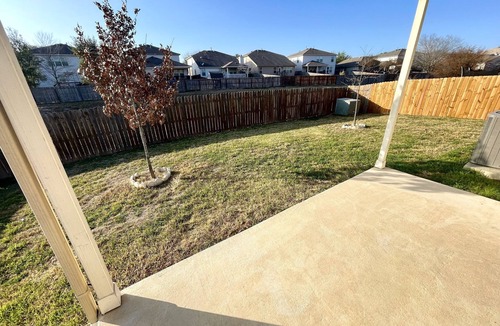 Converse House | Beautiful Spacious Family Home!