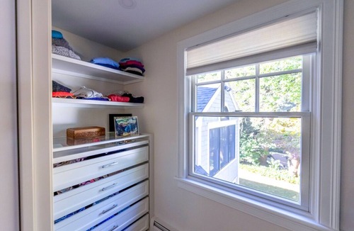 Needham House | Beautiful, spacious family-perfect 5-bdrm home w AC -train to Boston, World Cup