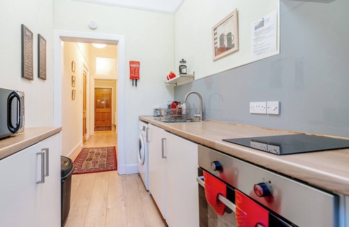 Newington House | beautiful- spacious ground floor newington flat