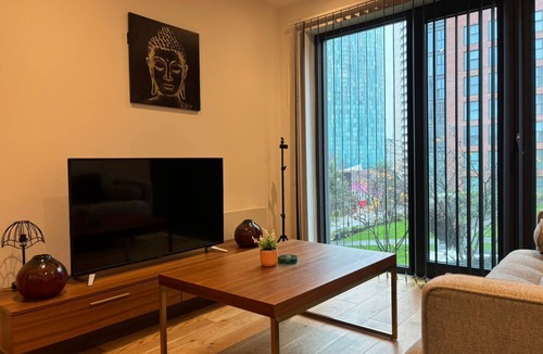Birmingham City Centre Apartment | Beautiful spacious boulevard plaza