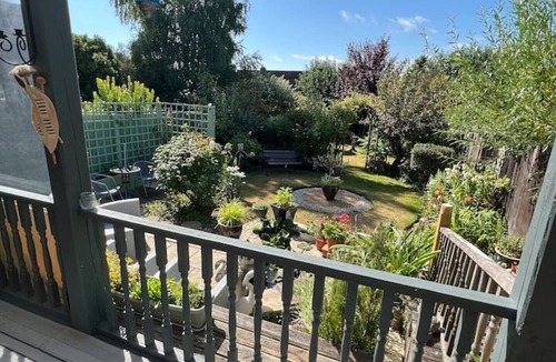 Petersfield House | Beautiful spacious 2 Bedroom townhouse