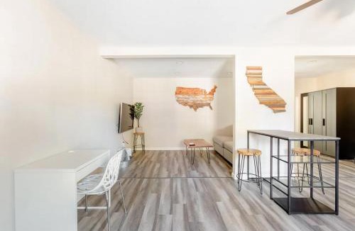 Roseville Apartment | Beautiful spacious guest home