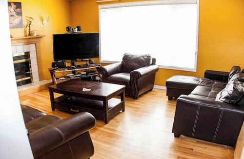 Aylmer Apartment | Beautiful & Spacious home