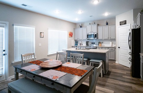 Opelika House | Beautiful spacious house 5 minutes from Tiger Town